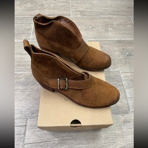 Women’s Ugg Wright Belted Boots BNWT Brown Shoes 8.5